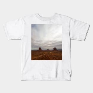 Monument Valley12 Kids T-Shirt